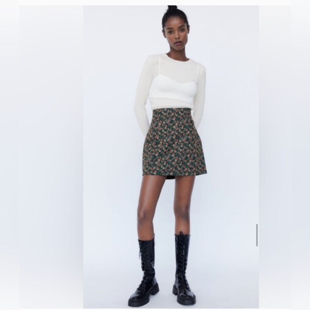 NWT Zara Satin Green Floral Mini Skirt M